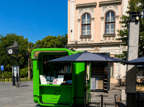 Nekada novine i zemičke, a danas espreso – u Beogradu 'oživeo' kultni kiosk K67