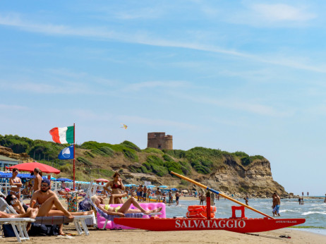 Za ležaljku 225 eura, za sendvič opomena: što se događa na talijanskim plažama?