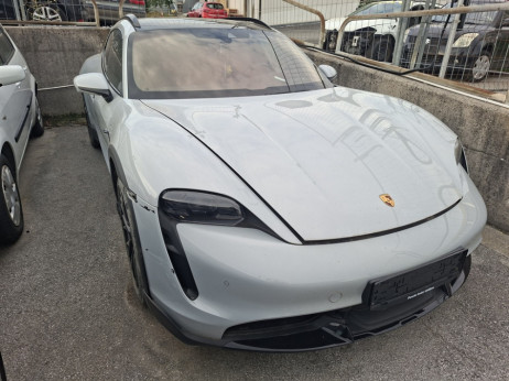 Furs prodaja zaseženega porscheja za 40 tisočakov - nov je stal skoraj 200 tisoč evrov