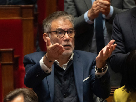 Čelnik francuskih socijalista uključuje se u bitku za Macronovog nasljednika