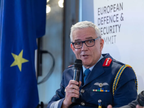 Руската хибридна војна е најголема закана за Европа, вели генерал од ЕУ