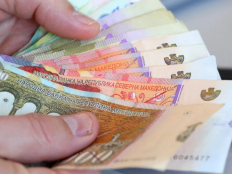Просечната нето-плата во јули достигна 48.499 денари