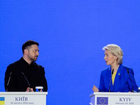 ЕУ ја условува новата помош за Украина - прво владеење на правото, па повеќе помош