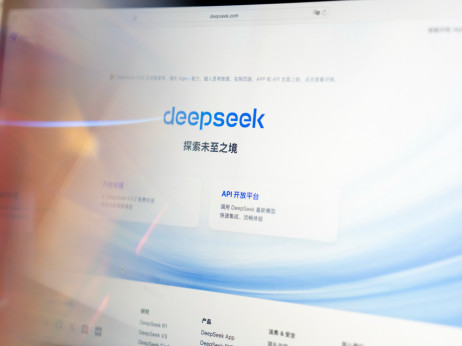 DeepSeek testira efikasniji i bezbedniji način za obuku AI agenata