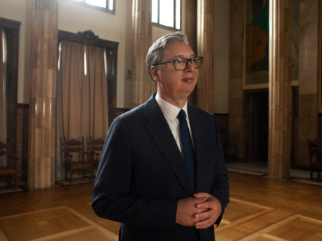 Predsednik Srbije Aleksandar Vučić podneo ostavku - ulazi u izbornu trku za premijera