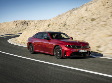 BMW pogoltnil obljubo: nova trojka ostala brez dizla
