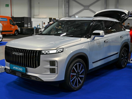 Најпродаван автомобил во Британија повторно е „тему ренџ ровер“