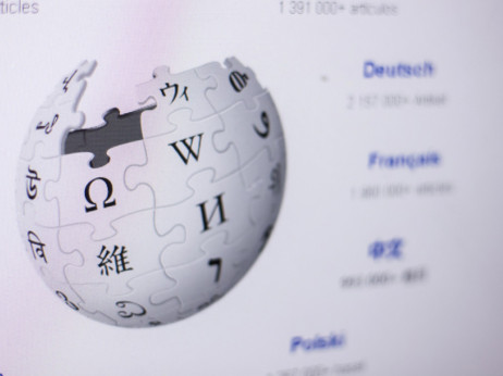 Arbiter resnice: Je Wikipedia še zadnje mesto na internetu, ki mu zaupamo?