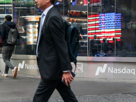 Nasdaq 100 падна за три отсто - се засилуваат сомнежите за исплатливоста на инвестициите во ВИ
