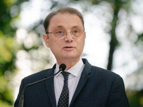 Романија е пред избор на нов премиер по повеќемесечна штетна блокада